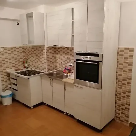 Apartment / Masta