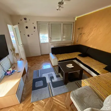 Apartment / Masta *