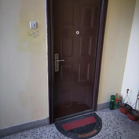 Apartment / Masta *
